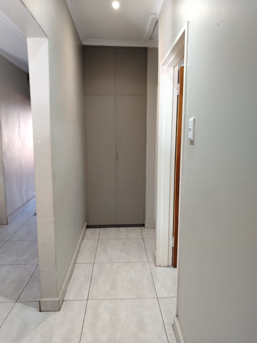 2 Bedroom Property for Sale in Langenhovenpark Free State